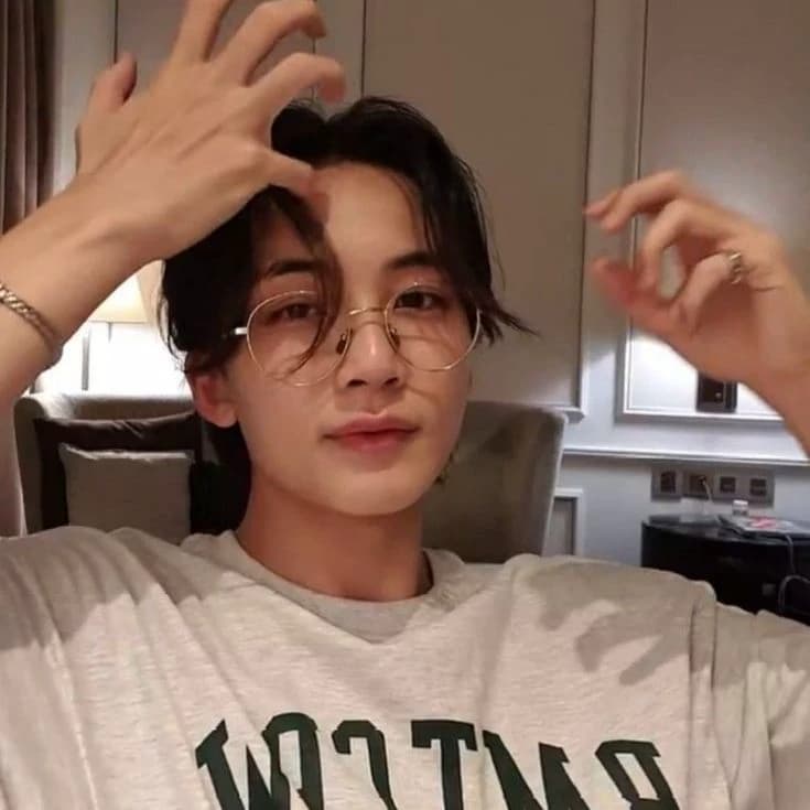 Yoon Jeonghan thumbnail