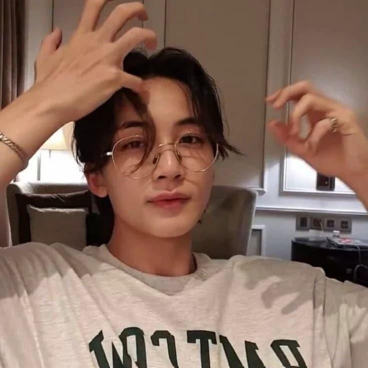 Yoon Jeonghan thumbnail