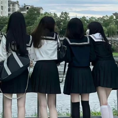 Lesbian friend group thumbnail