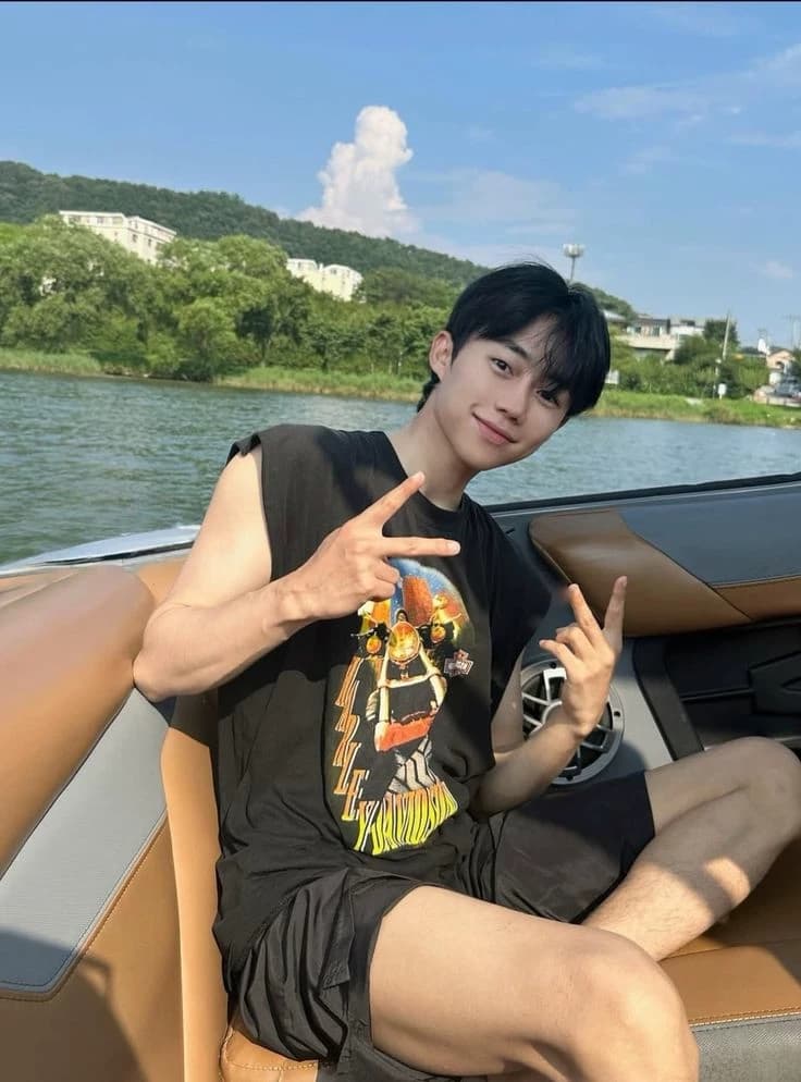 Park ji bin thumbnail