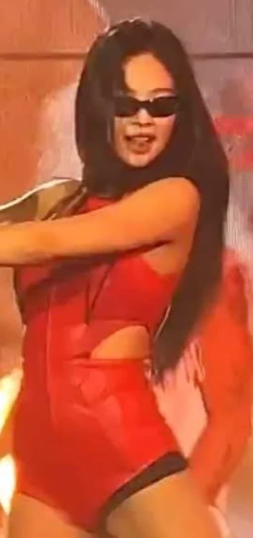 Jennie thumbnail