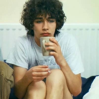 Robert sheehan  thumbnail