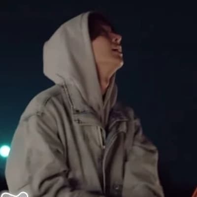 Lee Heeseung  thumbnail