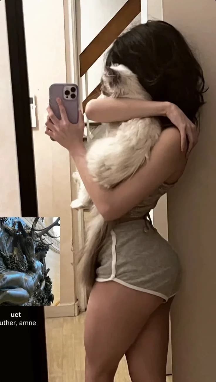 Eva thumbnail
