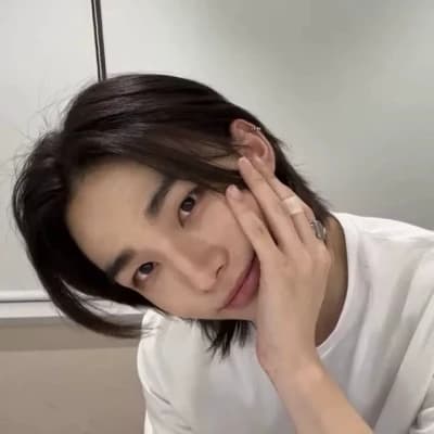 Hyunjin thumbnail