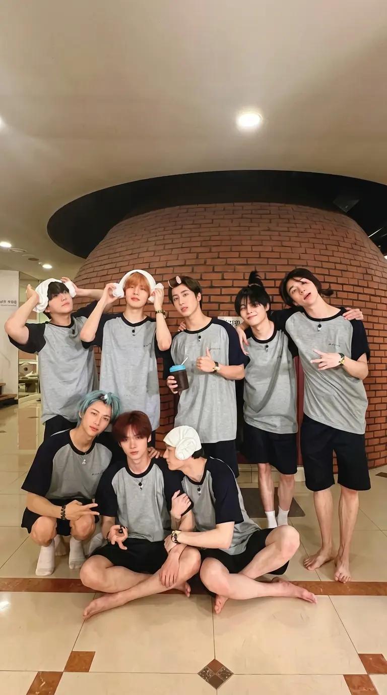 Stray Kids thumbnail