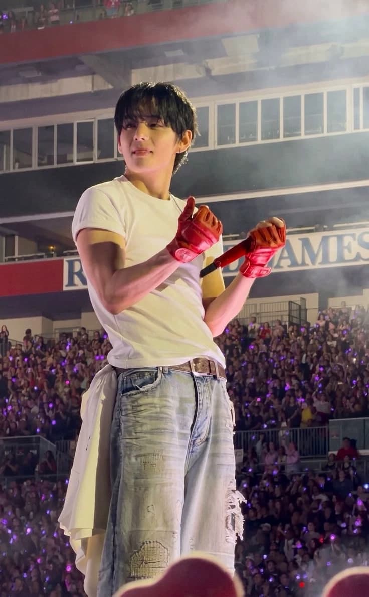 Kim Taehyung. thumbnail