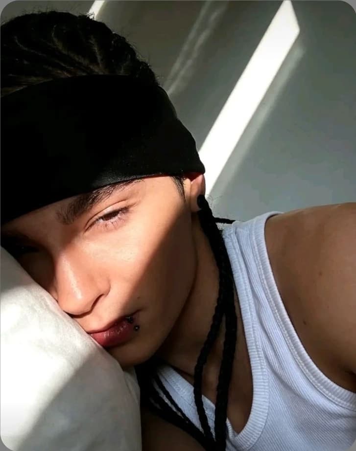 06-TOM KAULITZ thumbnail