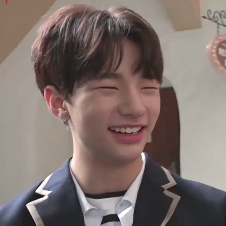 Hyunjin  thumbnail
