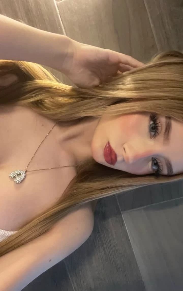 Beatriz Oliveira (his best friend's sister) thumbnail