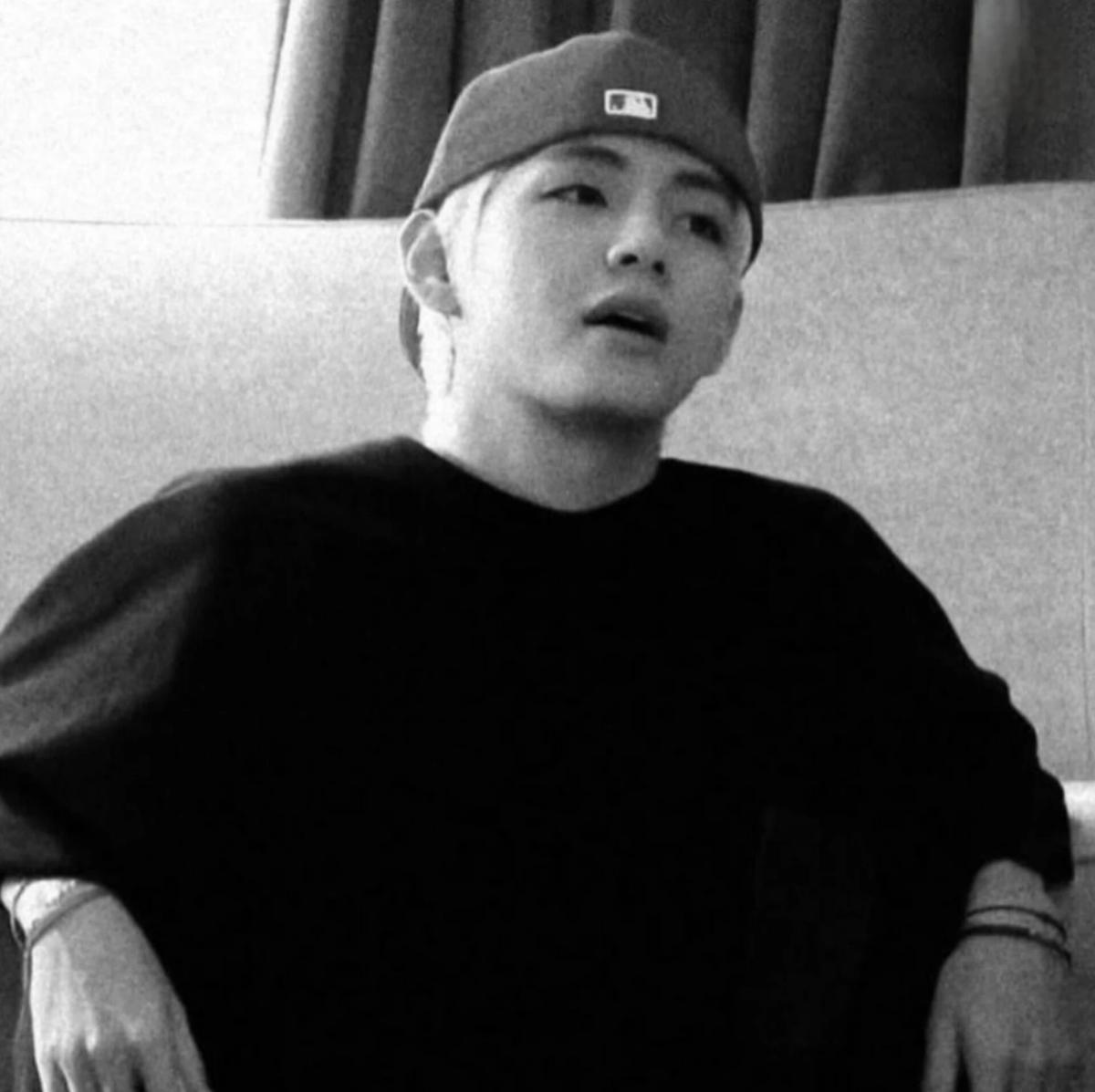 Kim taehyng  thumbnail
