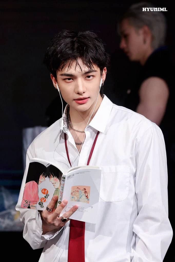 Hwang hyunjin  thumbnail