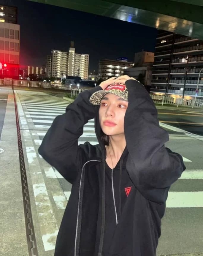 Hwang hyunjin thumbnail