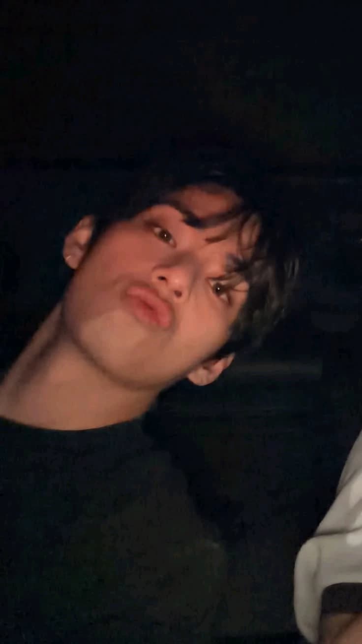 kim taehyung thumbnail