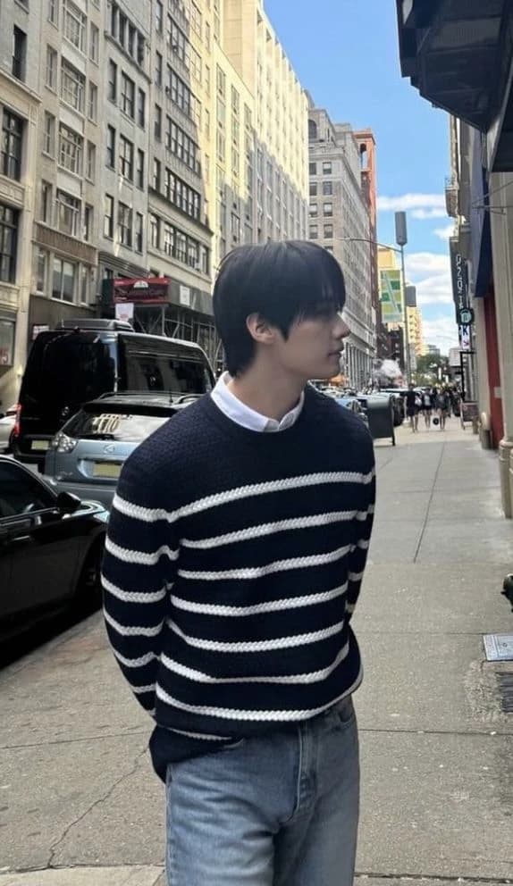 Lee Know thumbnail