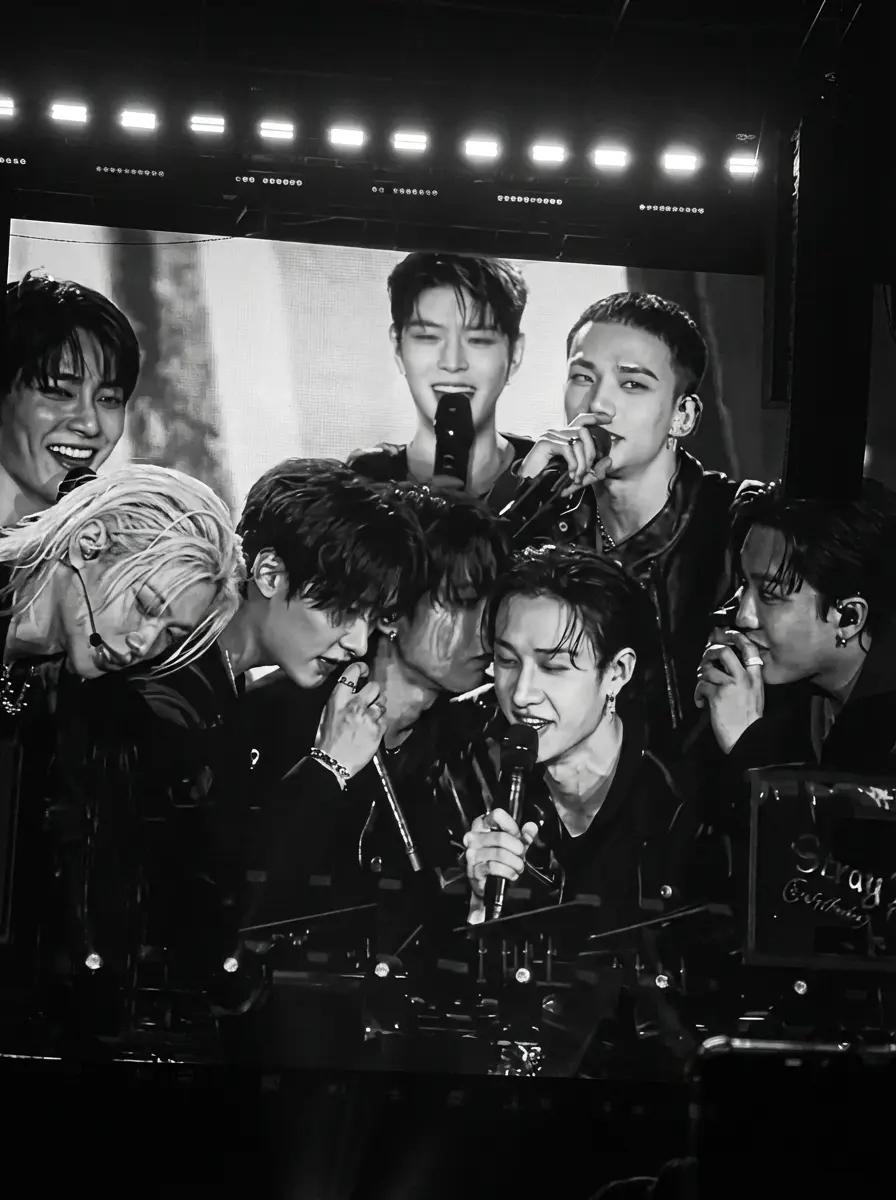 Stray Kids  thumbnail