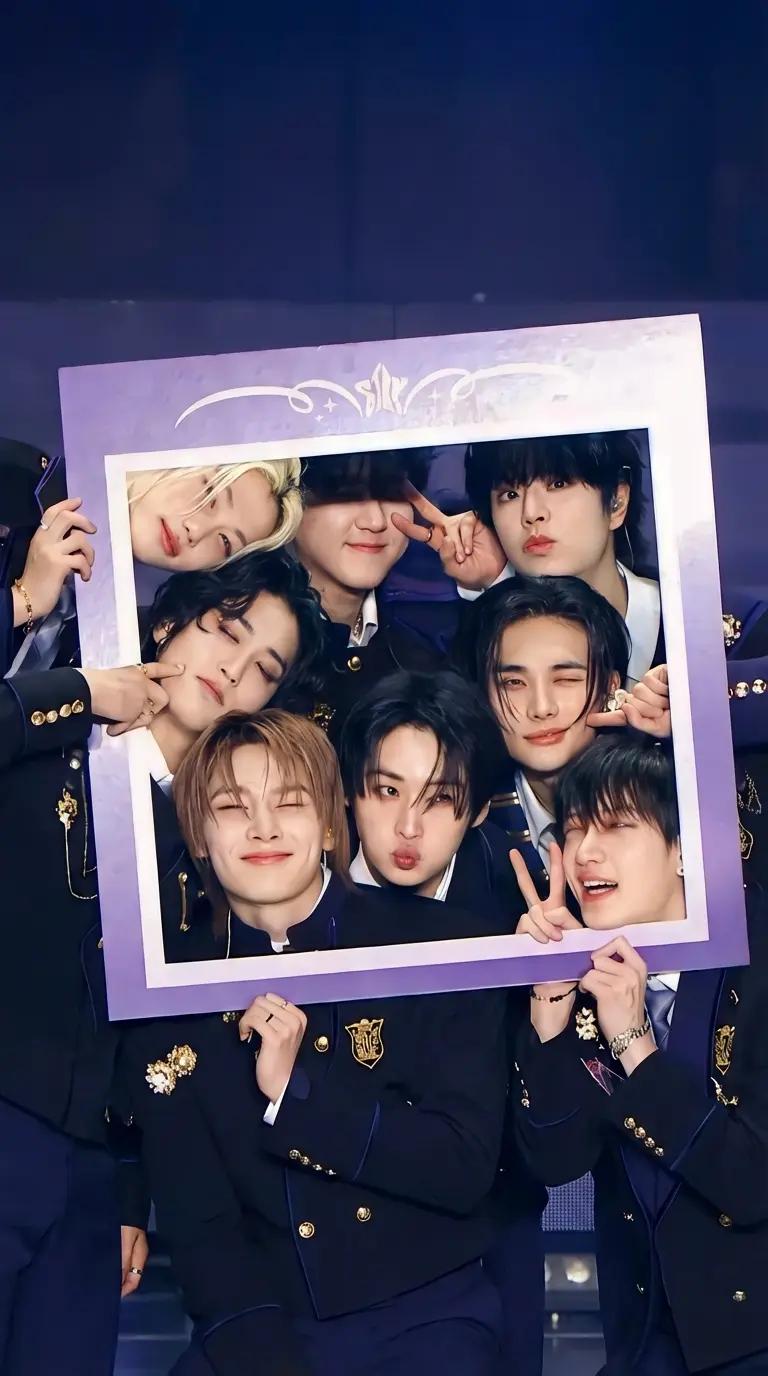 Stray kids 💿 thumbnail