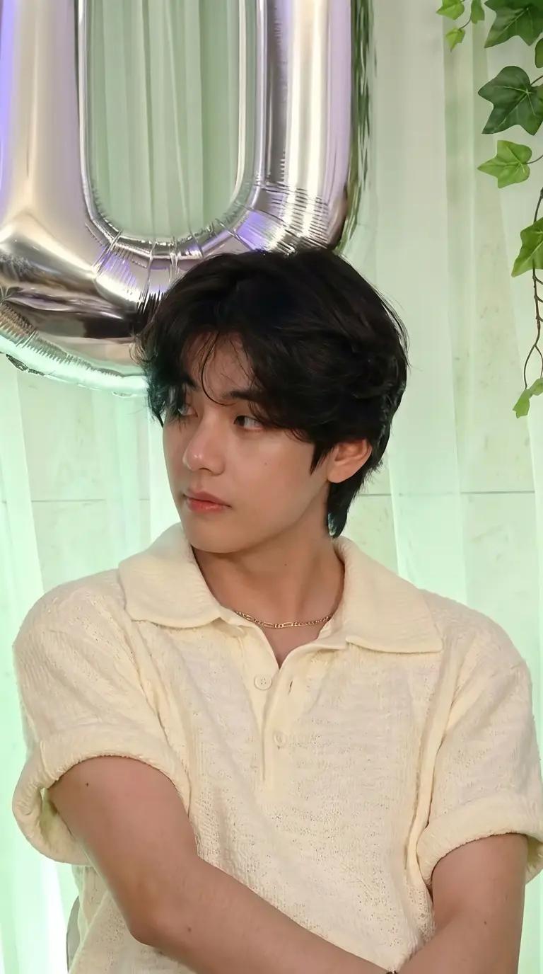 Kim taehyung  thumbnail