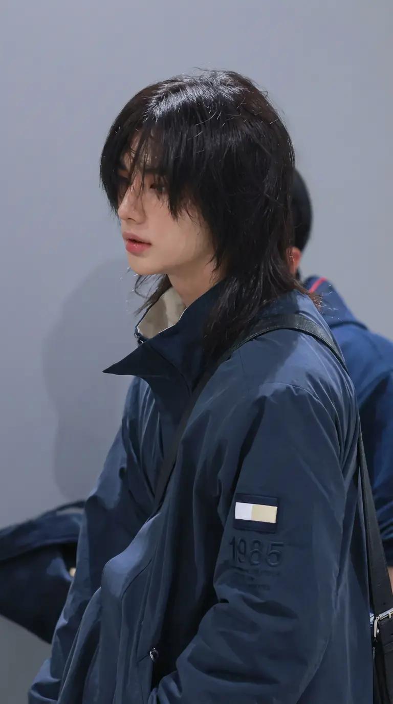 hyunjin  thumbnail