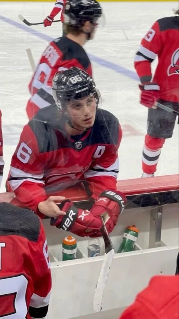 Hockey fiancé🏒 thumbnail