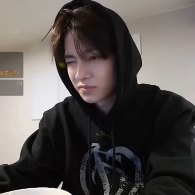 Lee Heeseung thumbnail