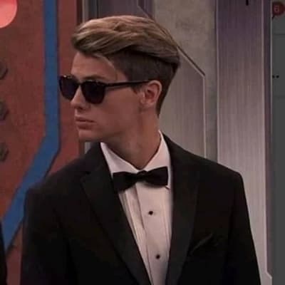 Henry Hart (Kid Danger) thumbnail