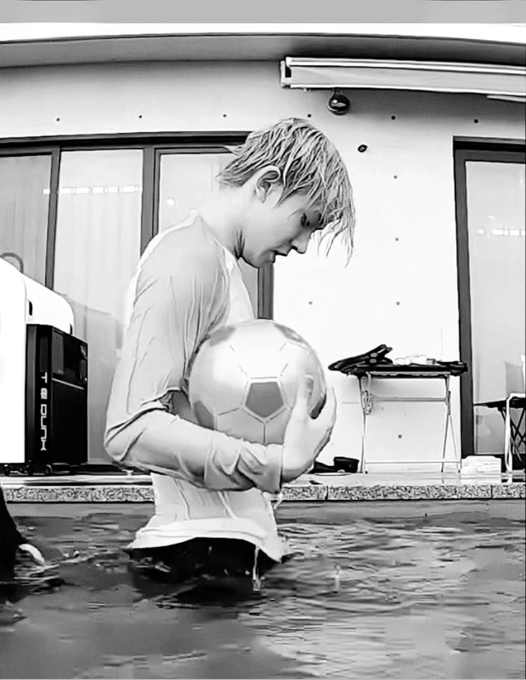 Lee Heeseung thumbnail