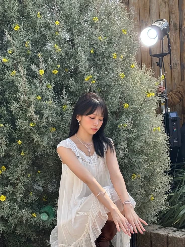 chaewon  thumbnail