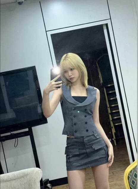 chaewon  thumbnail