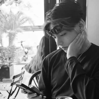 Kim Taehyung thumbnail
