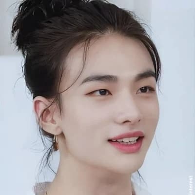 Hyunjin thumbnail