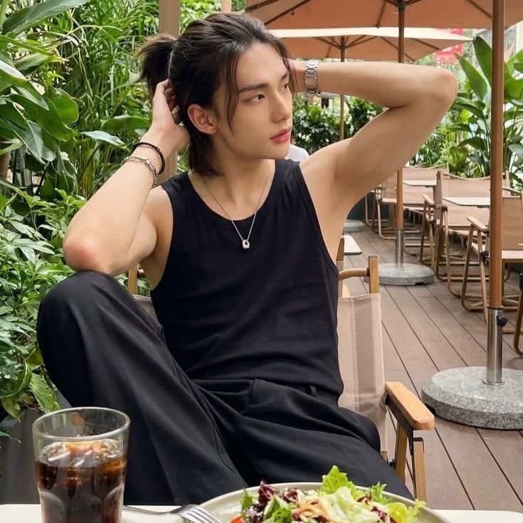 Hyunjin Hwang thumbnail