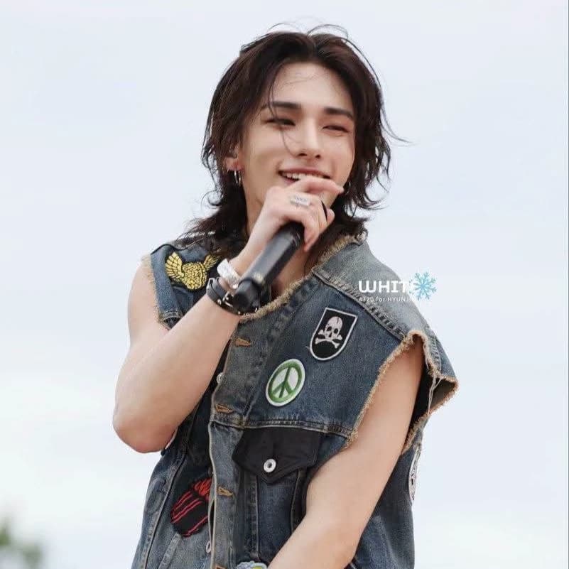 hyunjin hwang thumbnail