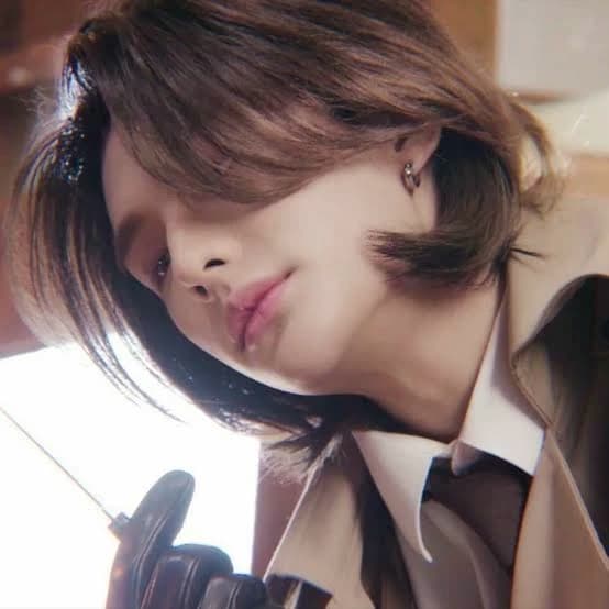 Hwang Hyunjin thumbnail