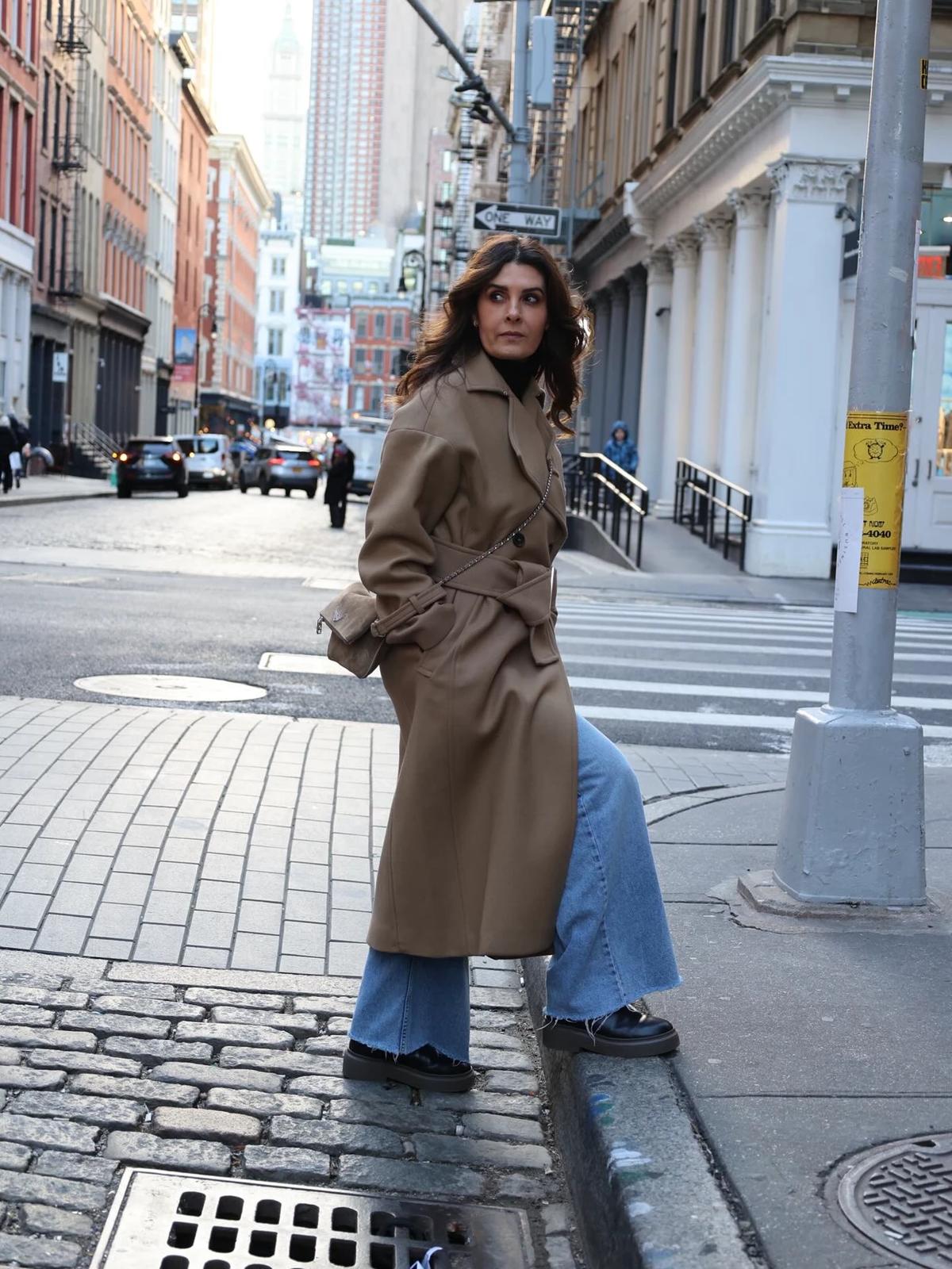 Mayrín Villanueva  thumbnail
