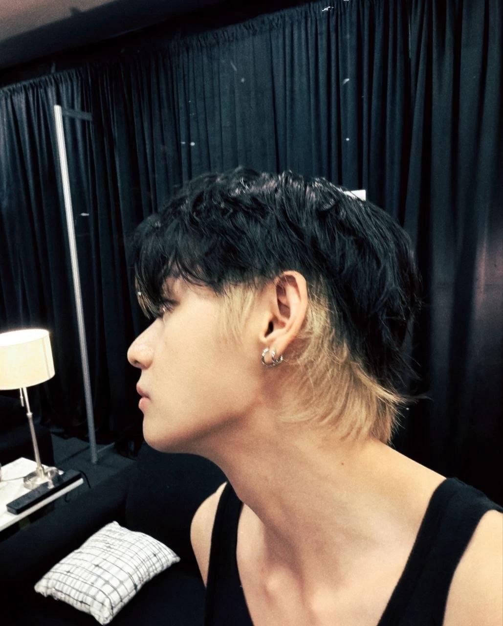 Kim Taehyung  thumbnail