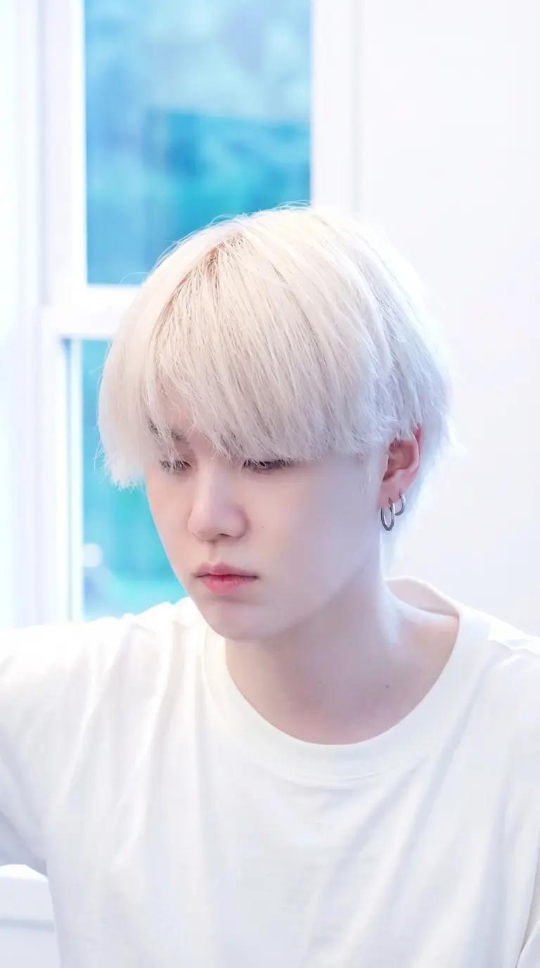 Yoongi tu amigo albino thumbnail