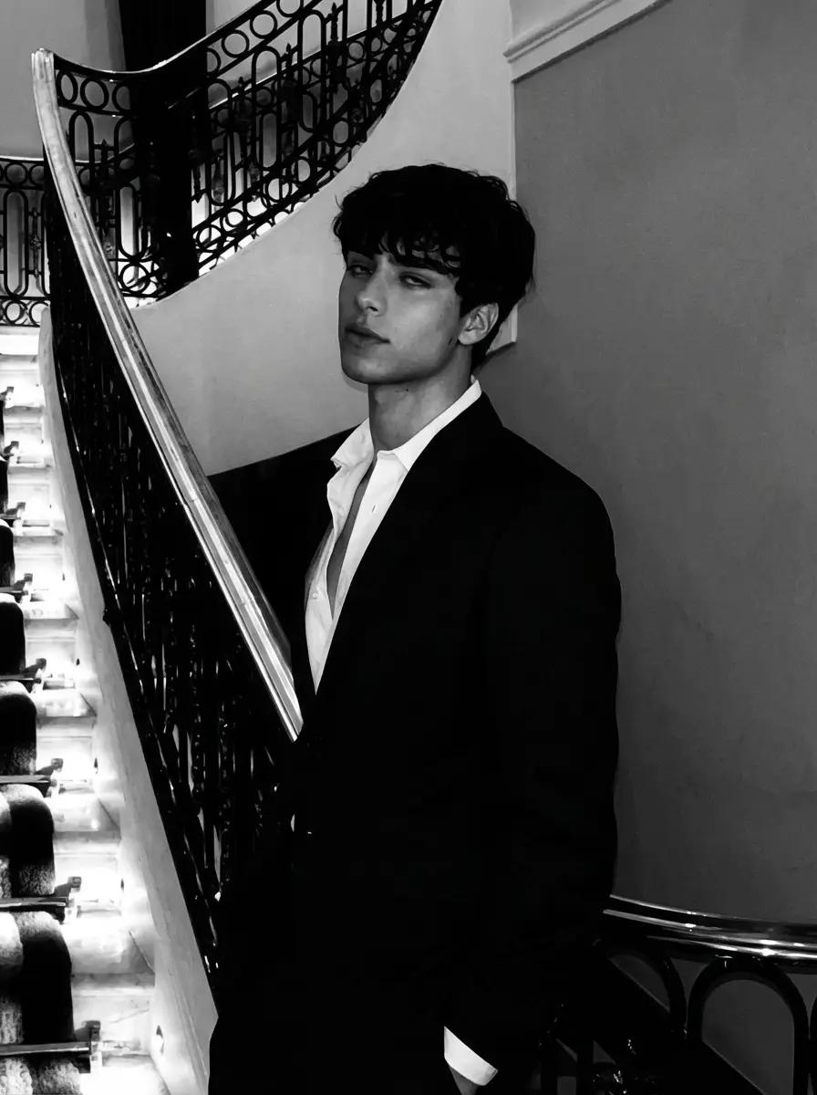 leo thumbnail