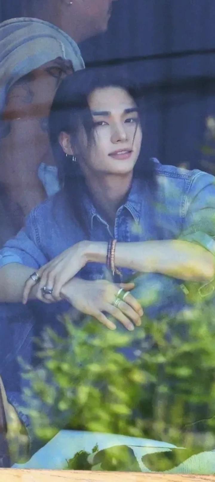 Hwang hyunjin  thumbnail