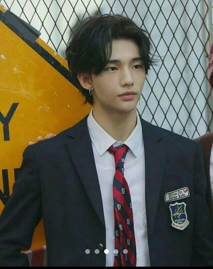 Hwang Hyunjin  thumbnail