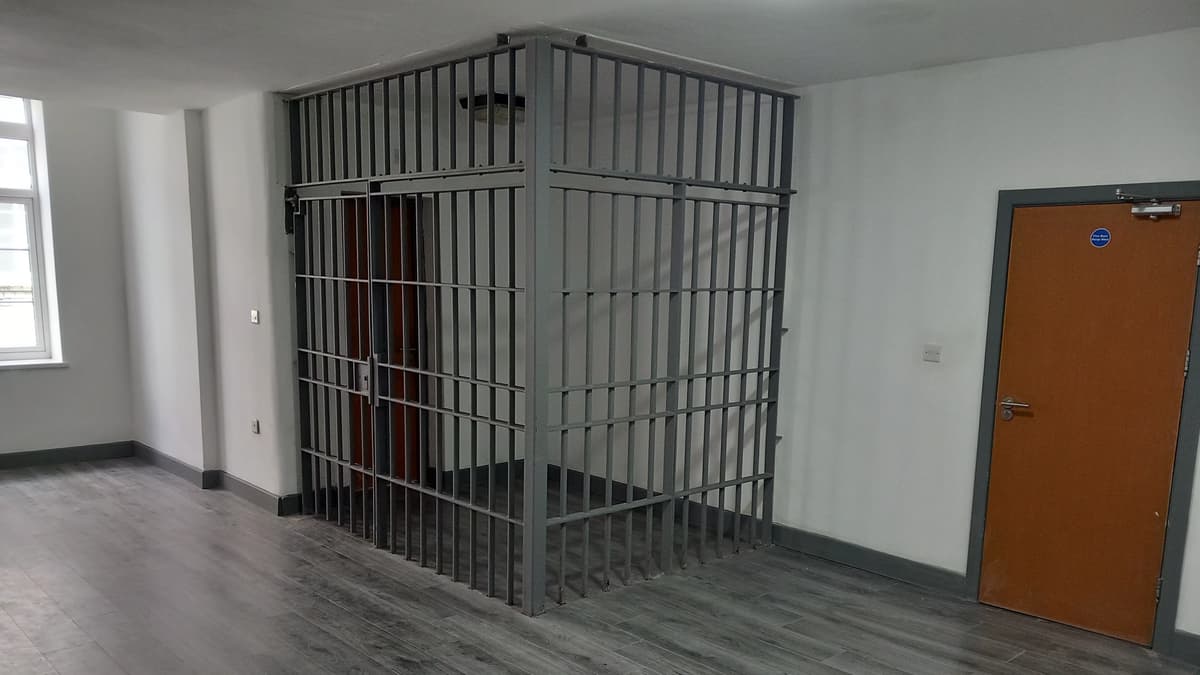Female Prison thumbnail