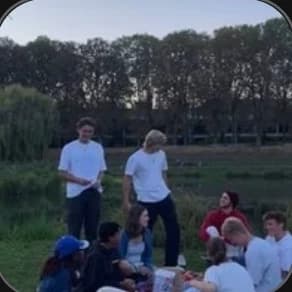 Friends group  thumbnail