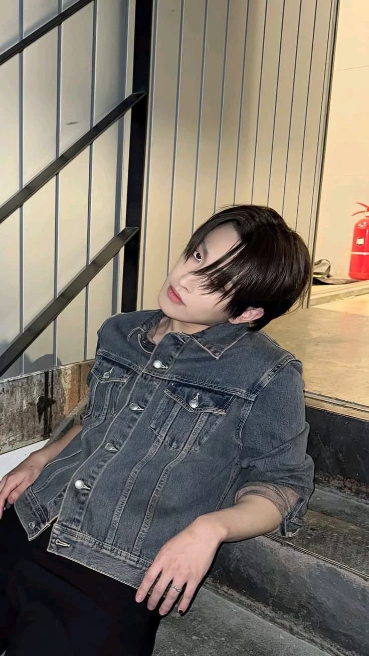 Hongjoong thumbnail