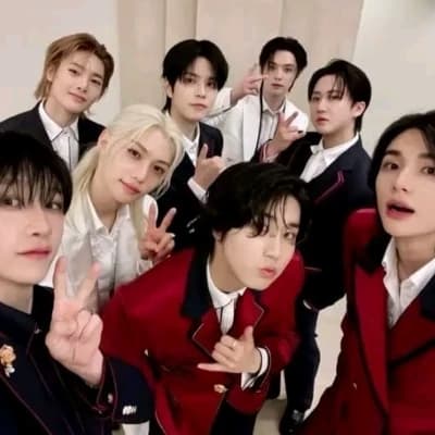 STRAY KIDS  thumbnail