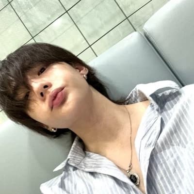 Hwang Hyunjin thumbnail