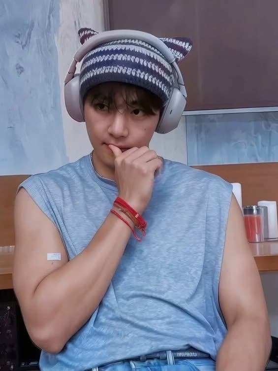 Kim Taehyung thumbnail