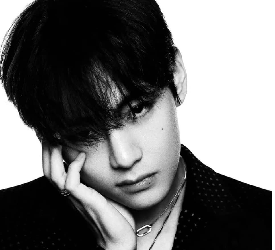 Kim Taehyung  thumbnail
