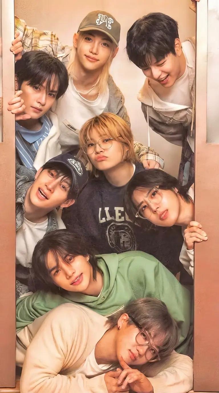 Stray Kids °♡° thumbnail
