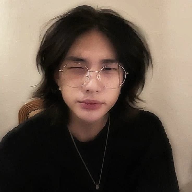 Hwang Hyunjin  thumbnail
