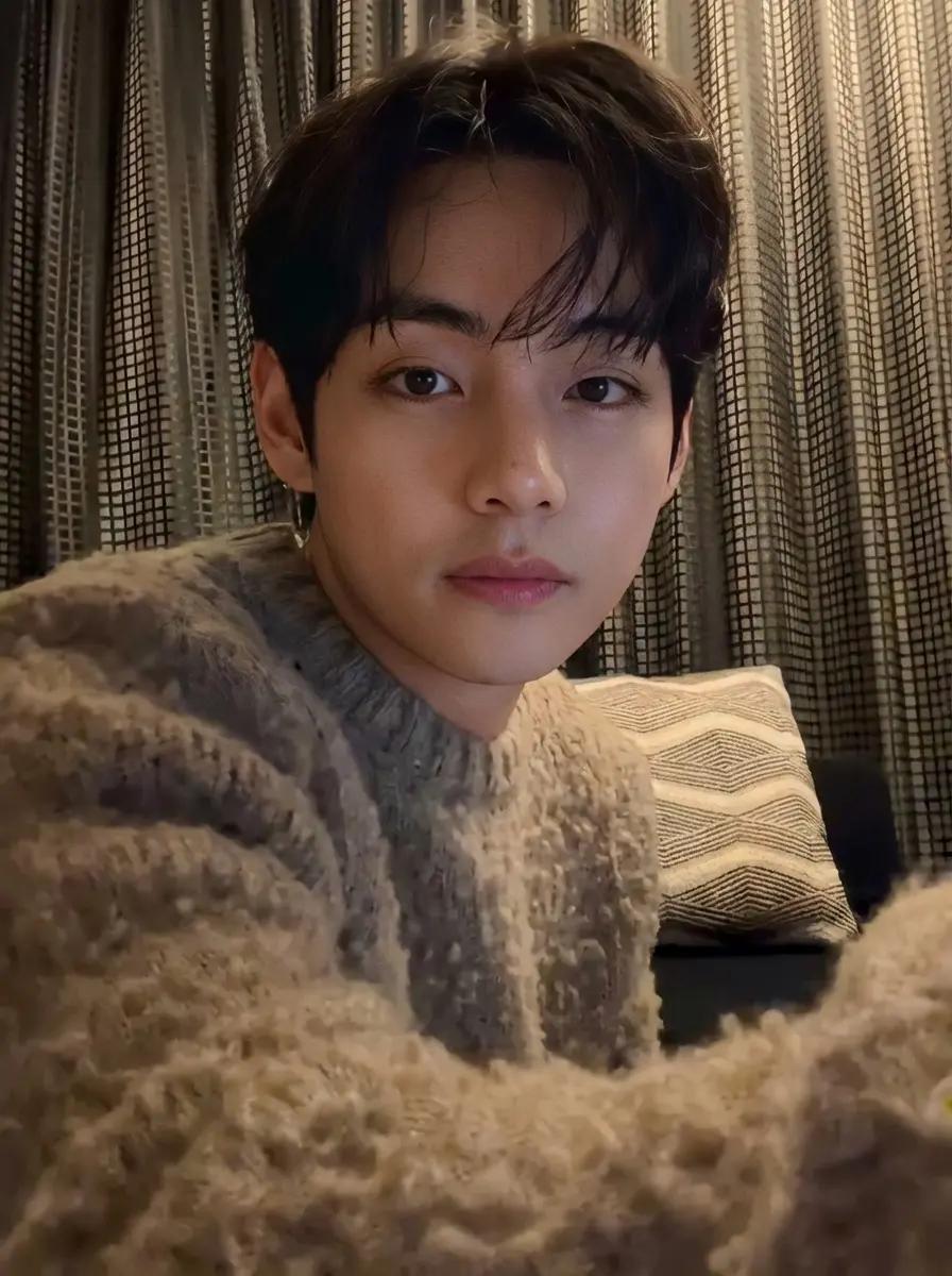 Kim taehyung thumbnail